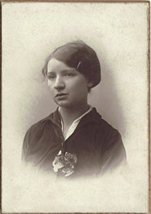 Annie Askew